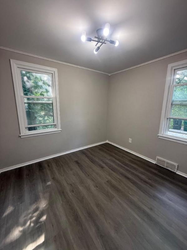 8133 Midland Rd - Photo 7 of 15