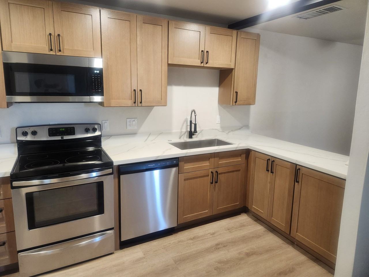 650 E 3rd Ave #650 - Photo 4 of 25