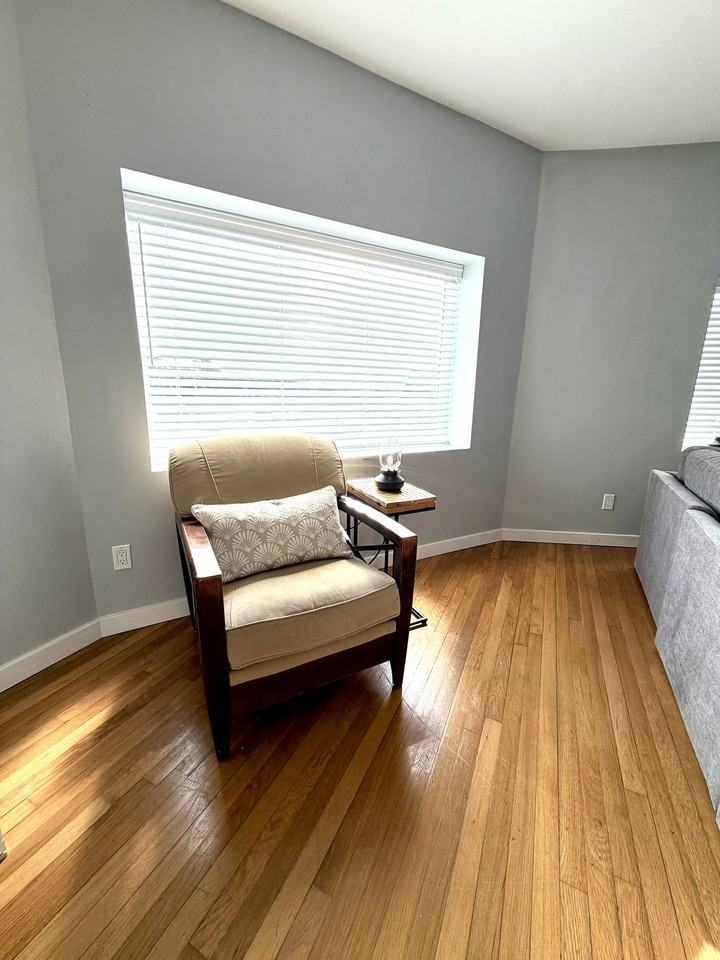 1107 Sw Coast Hwy #1 - Photo 4 of 14