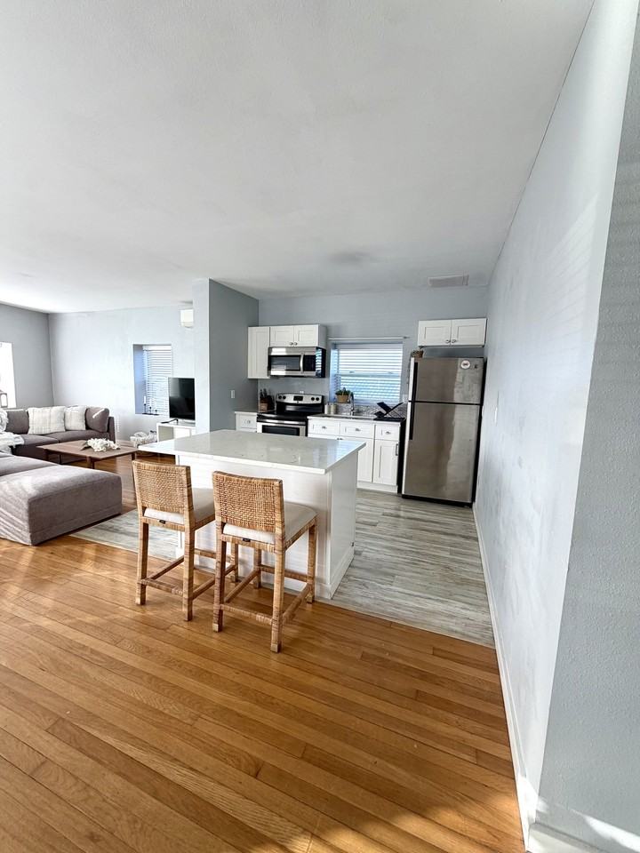 1107 Sw Coast Hwy #1 - Photo 6 of 14