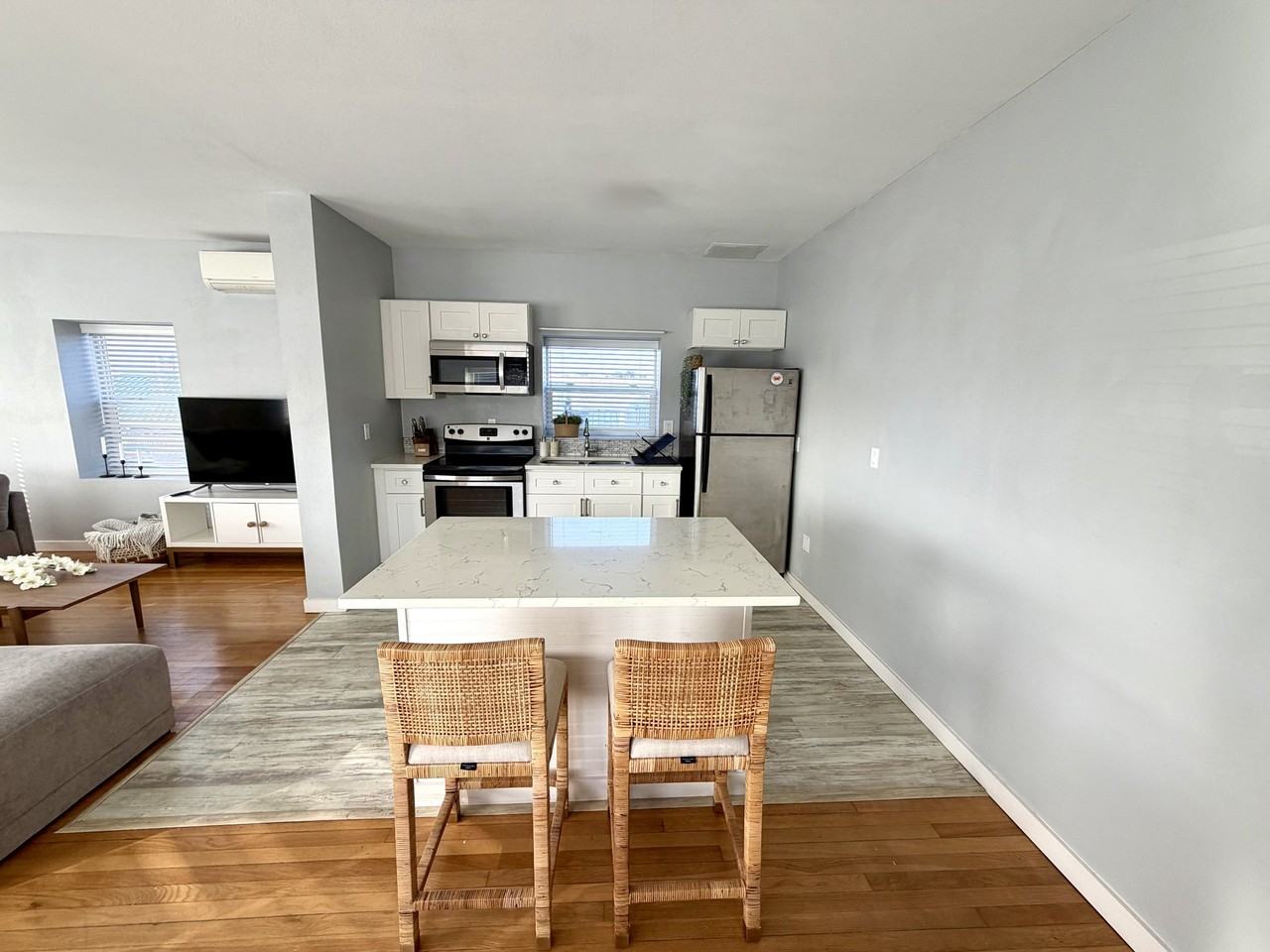 1107 Sw Coast Hwy #1 - Photo 7 of 14