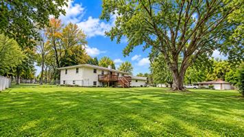 featured image of 1325 Fox River Dr