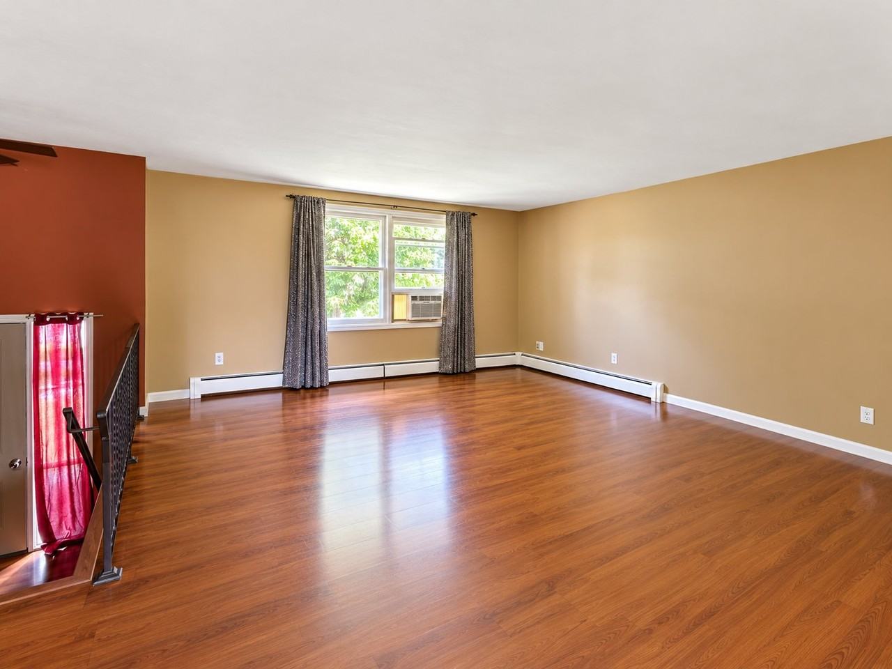 1325 Fox River Dr - Photo 2 of 10
