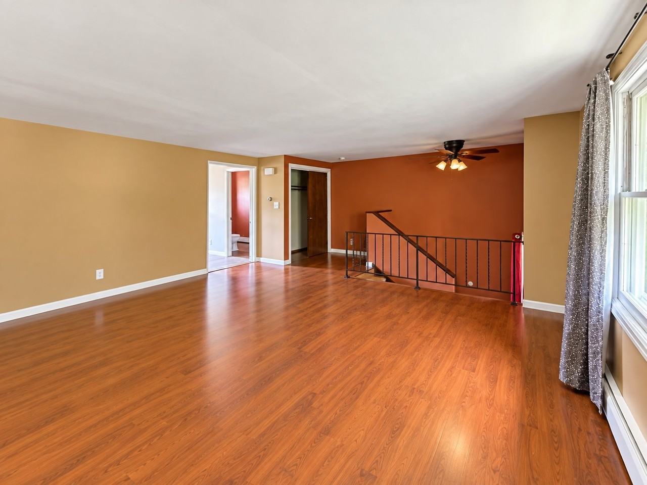1325 Fox River Dr - Photo 3 of 10