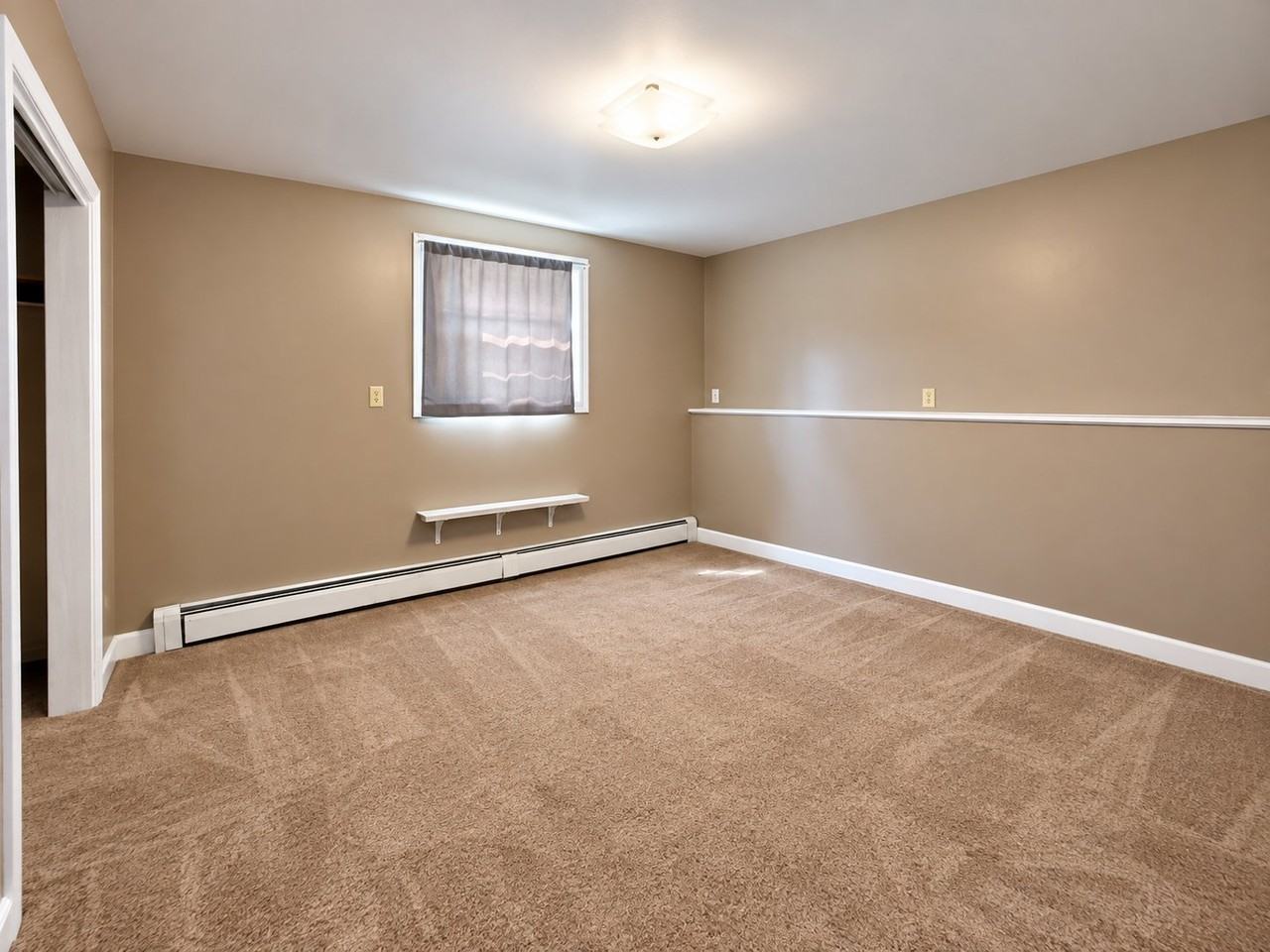 1325 Fox River Dr - Photo 6 of 10