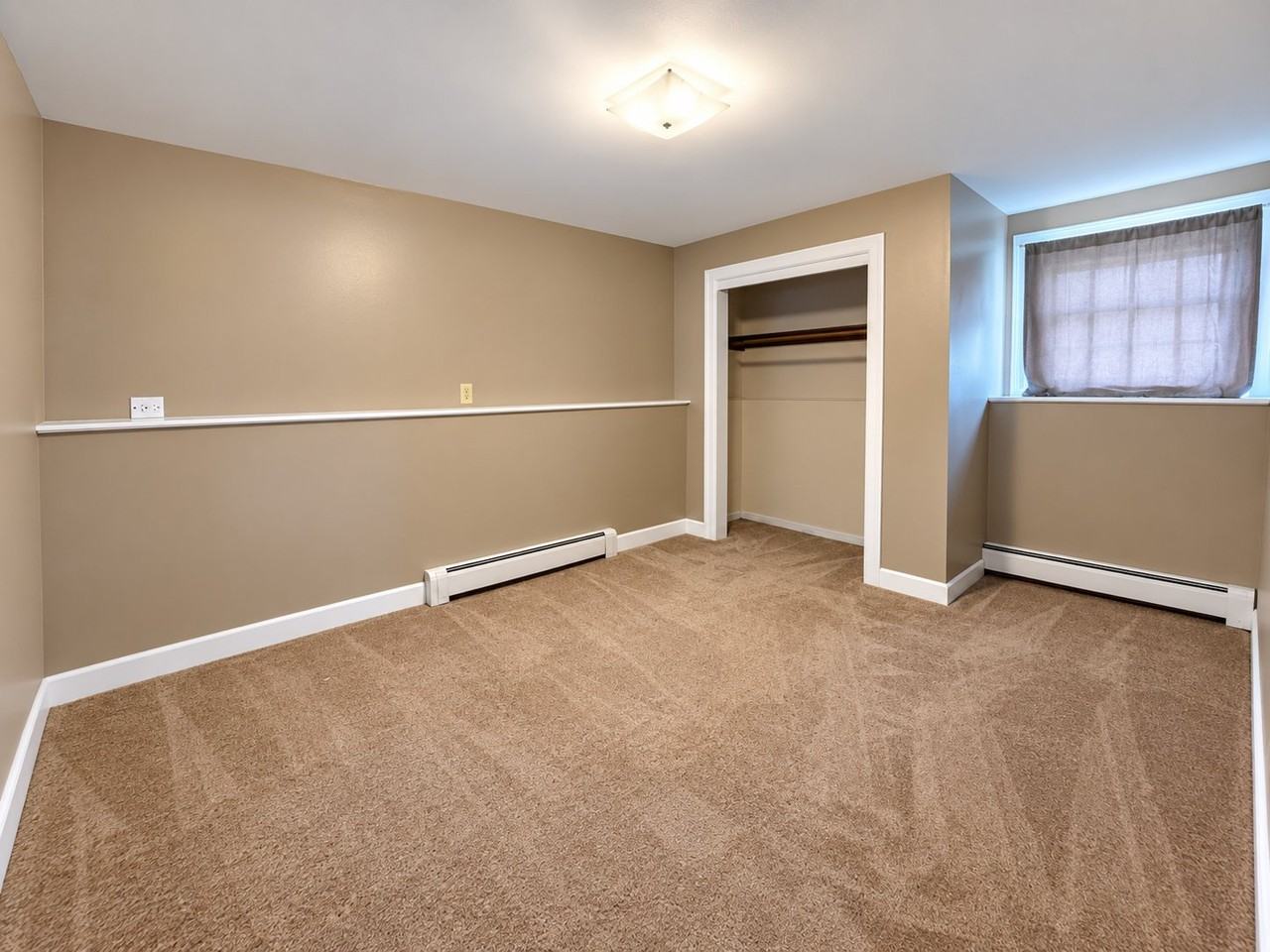 1325 Fox River Dr - Photo 7 of 10