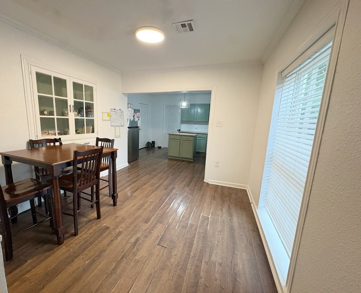 3600 Sanger Ave - Photo 4 of 22