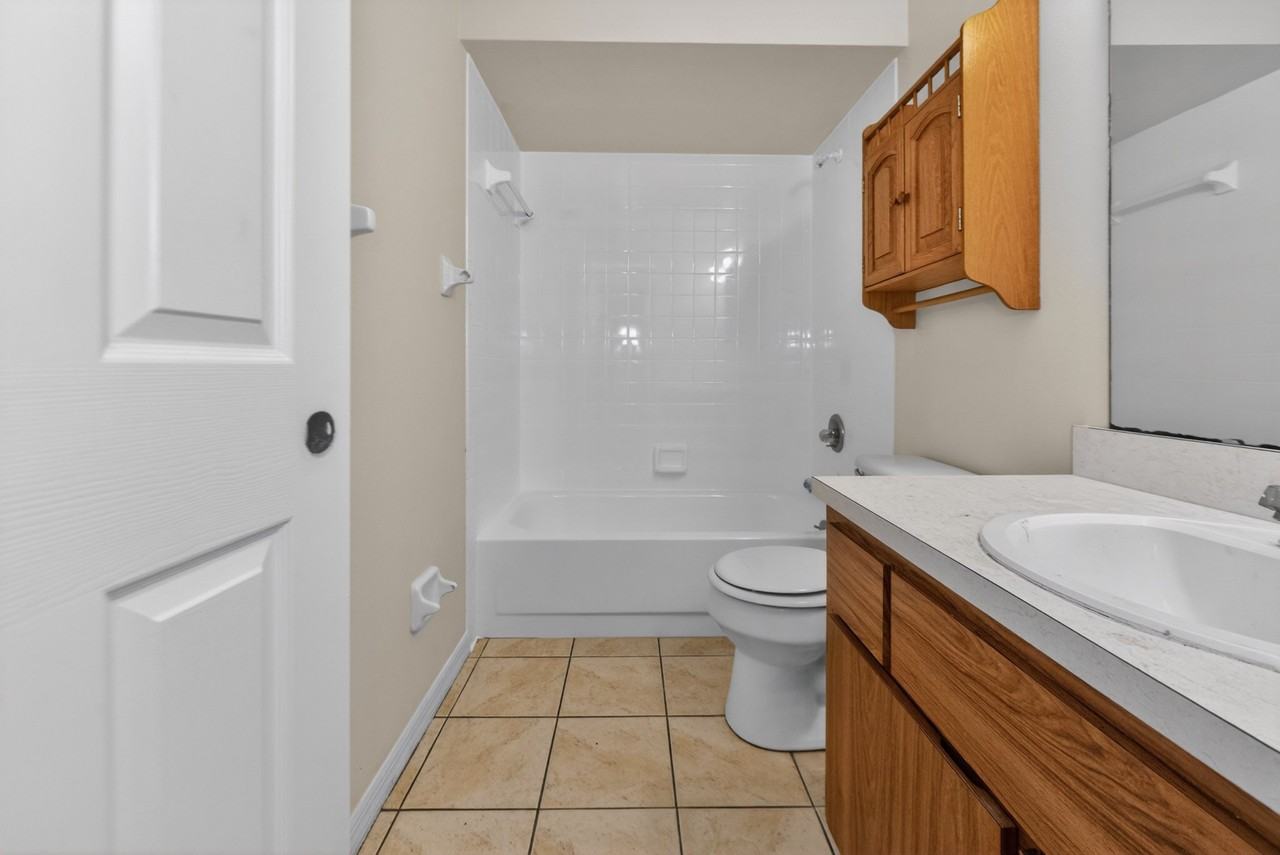 3721 Ne 41st St #C - Photo 7 of 18