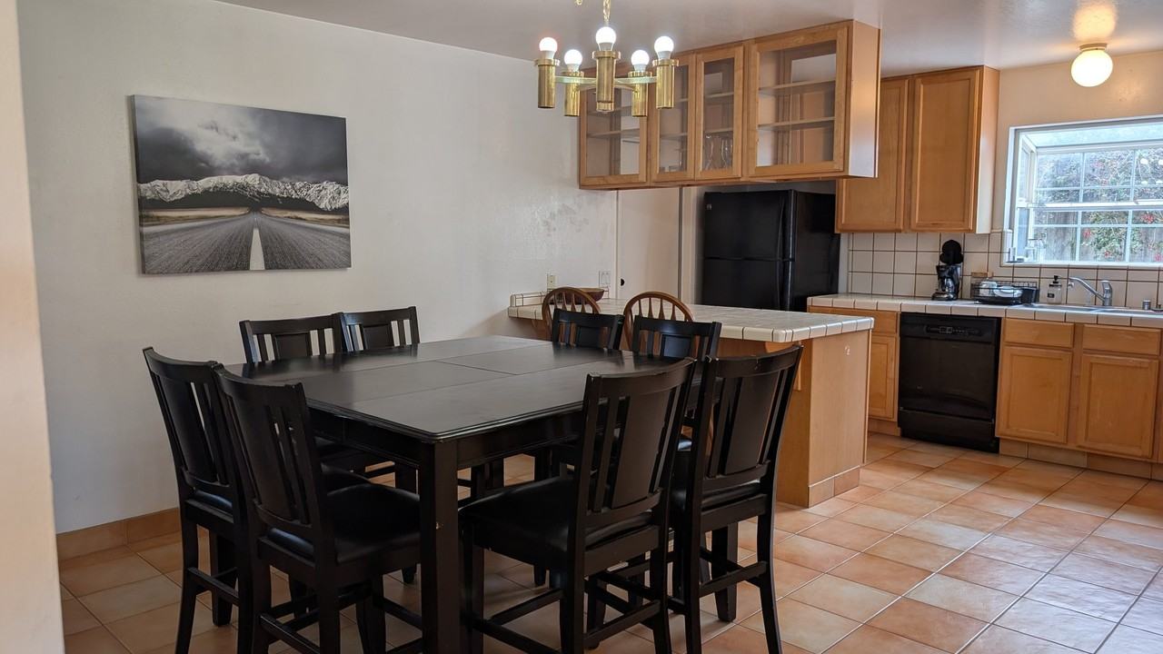 299 Whitney Pl - Photo 2 of 15