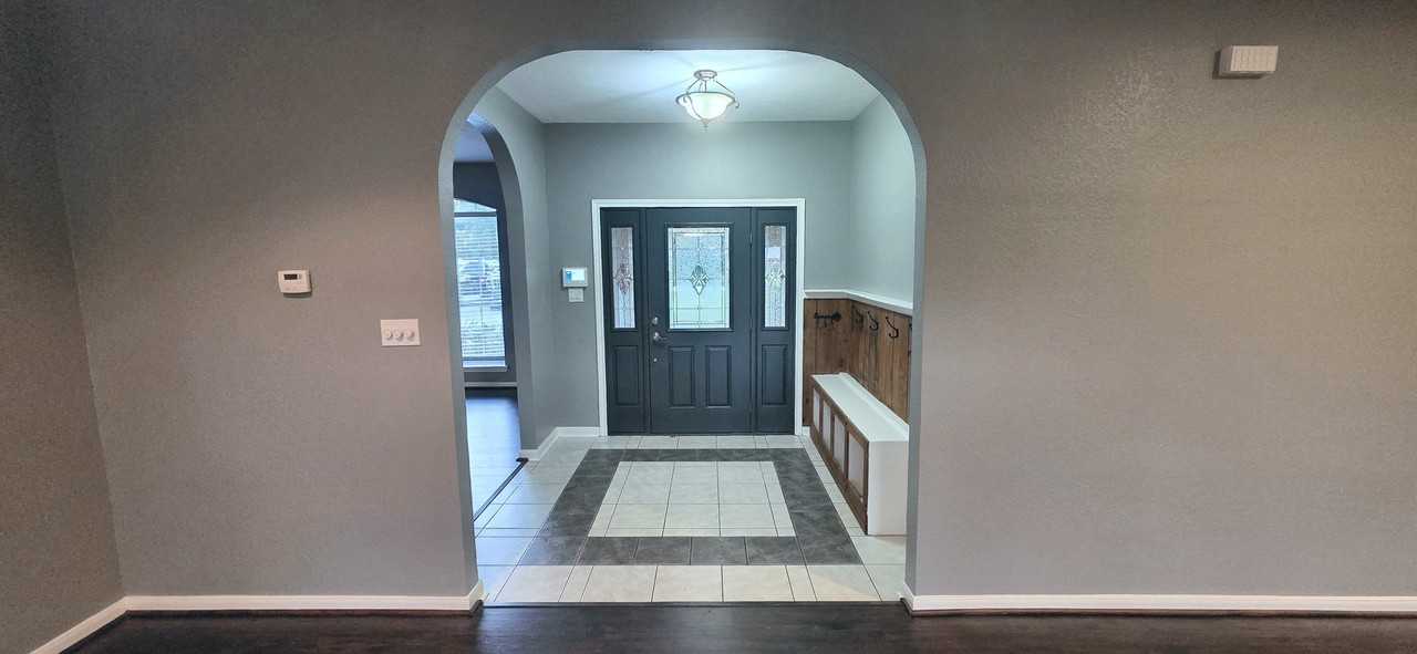 2302 Country Mdws - Photo 4 of 28