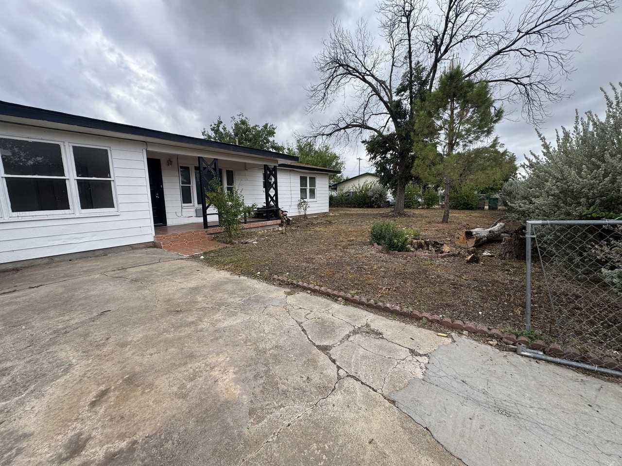 3822 Bowie St - Photo 3 of 19