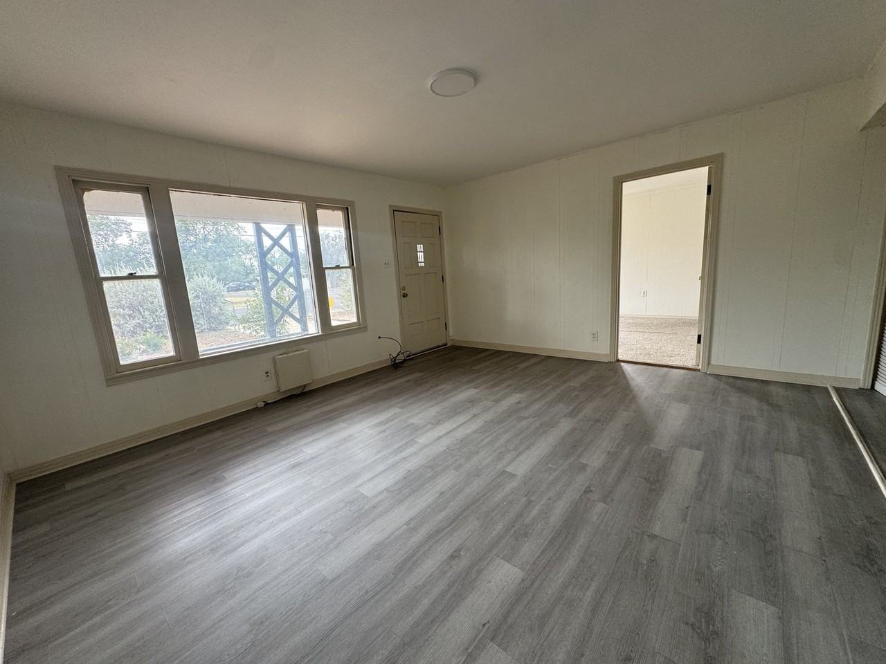 3822 Bowie St - Photo 5 of 19