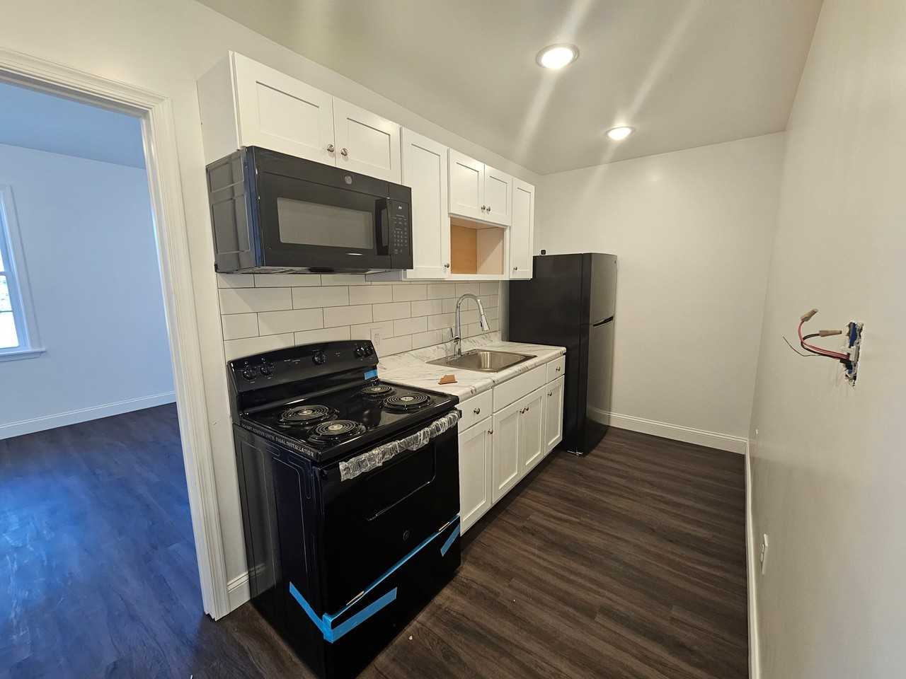526 Main St #3