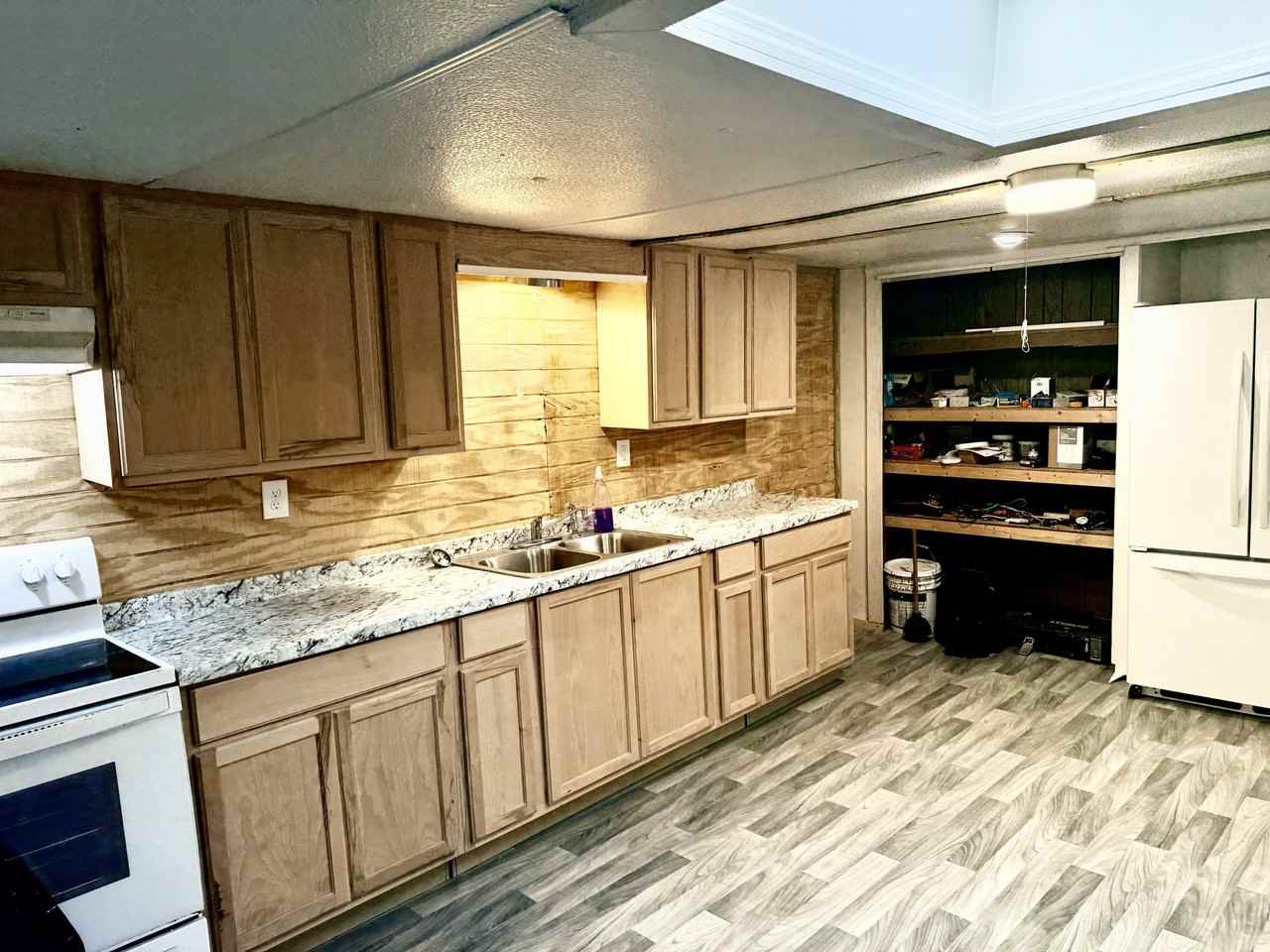 6502 Cathy Dr - Photo 5 of 7