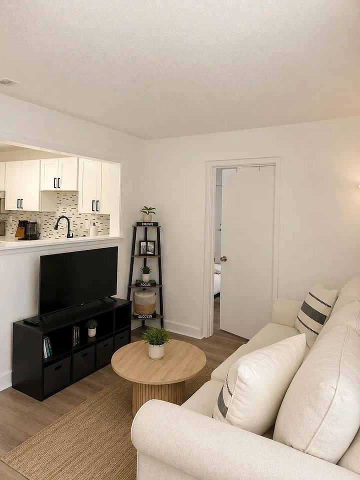 527 White St - Photo 3 of 16