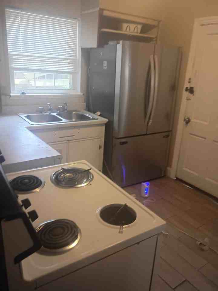 1073 Boulevard - Photo 3 of 3