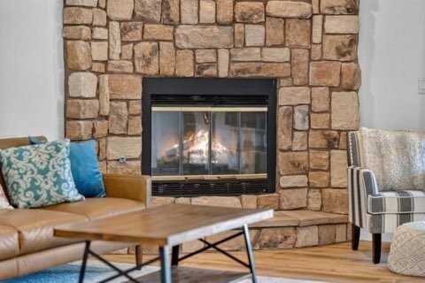680 Ridgemark Dr - Photo 4 of 20