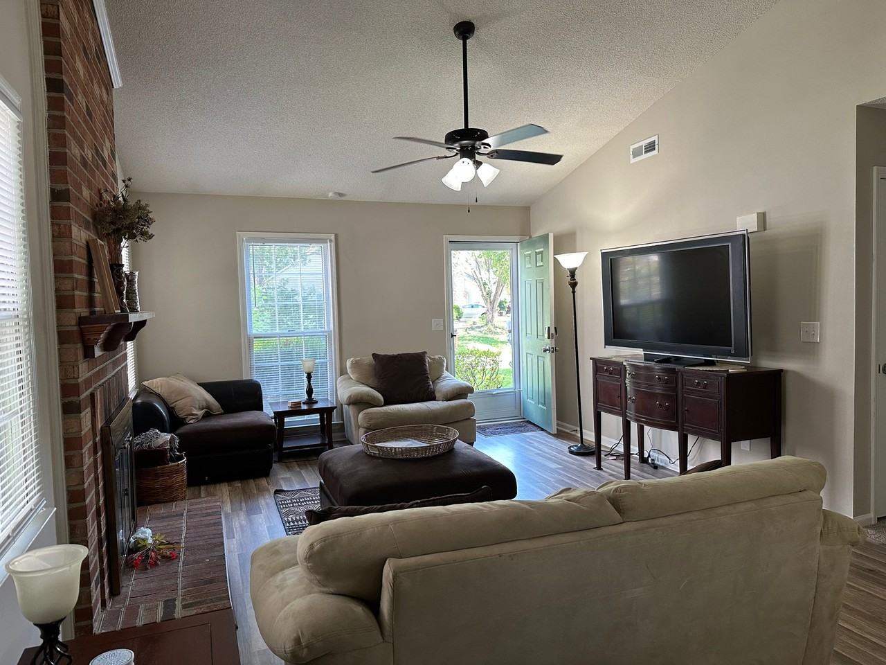 135 Towne Square Rd - Photo 2 of 18