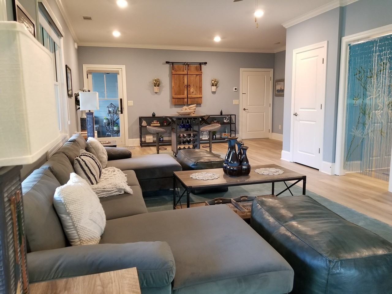 403 Cottonwood Dr - Photo 4 of 44