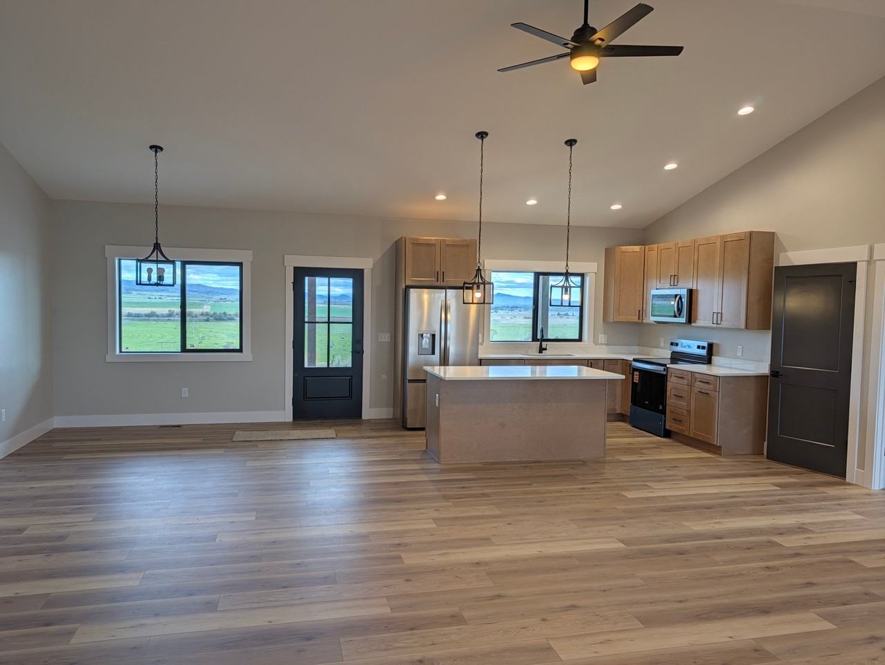 189 Skyview Ln - Photo 3 of 15