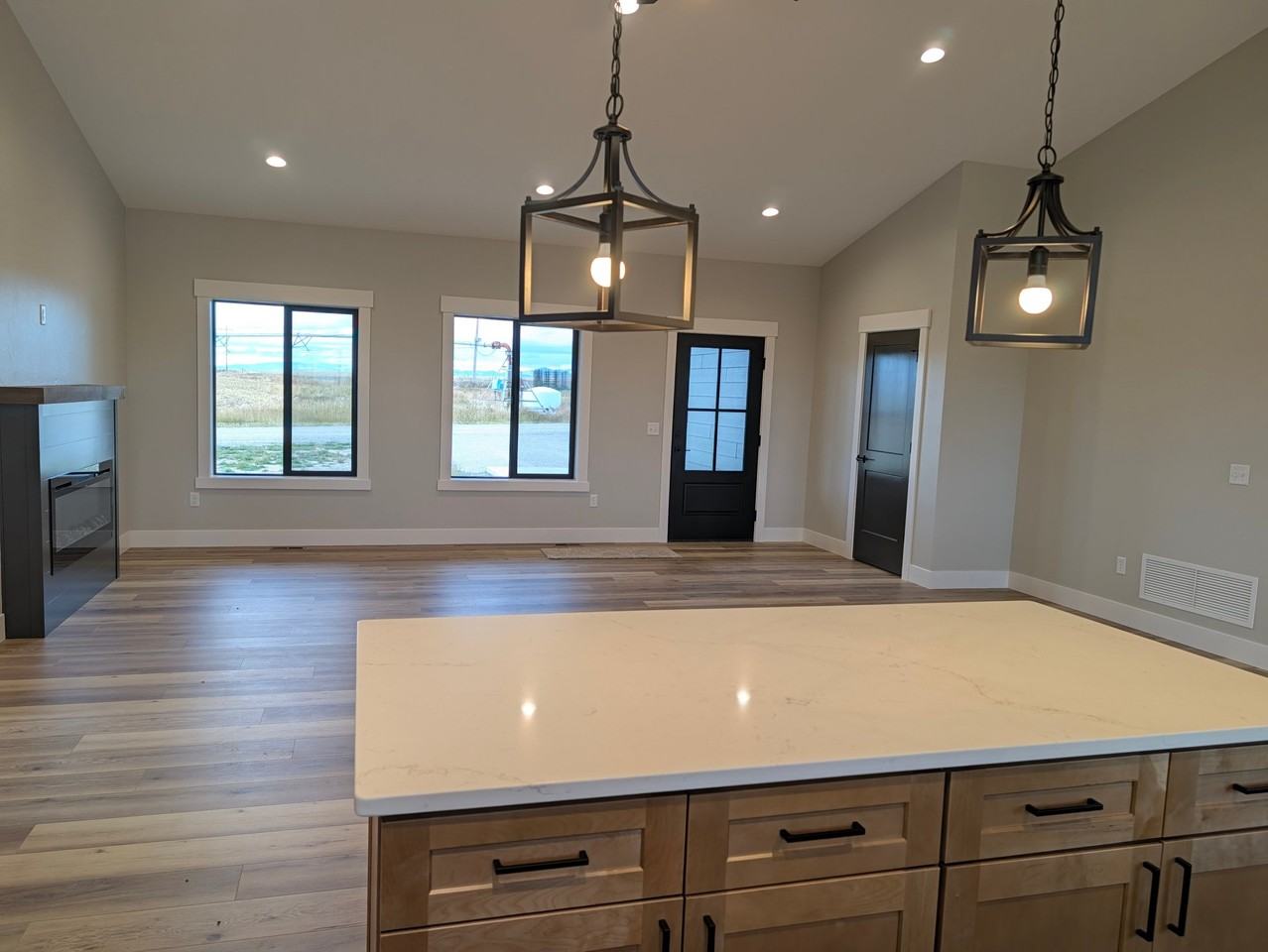 189 Skyview Ln - Photo 4 of 15