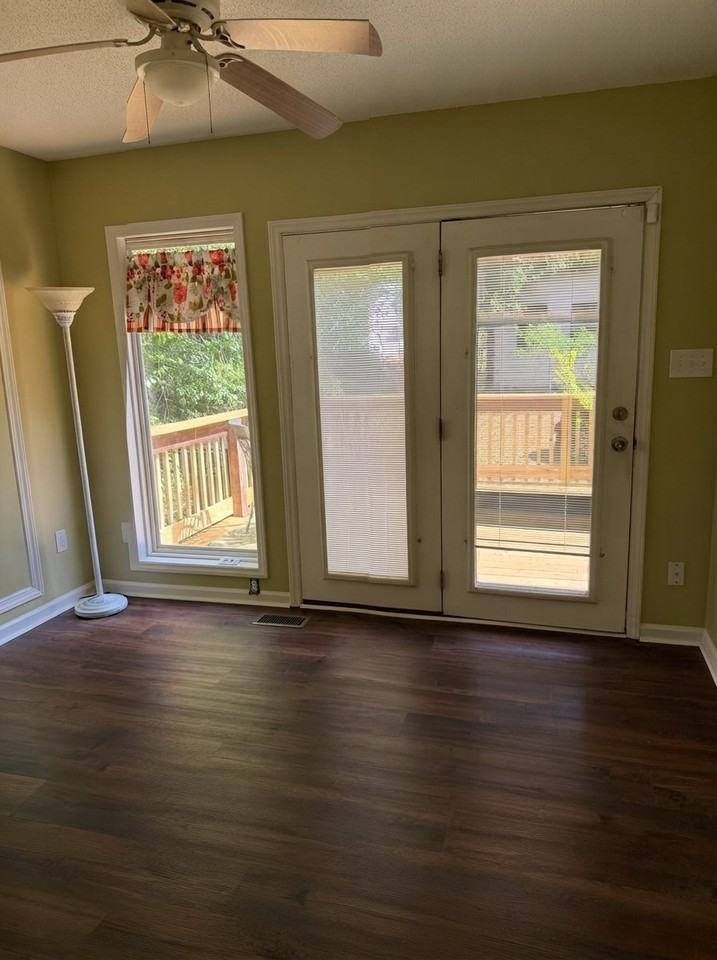 438 Dudley St - Photo 2 of 10