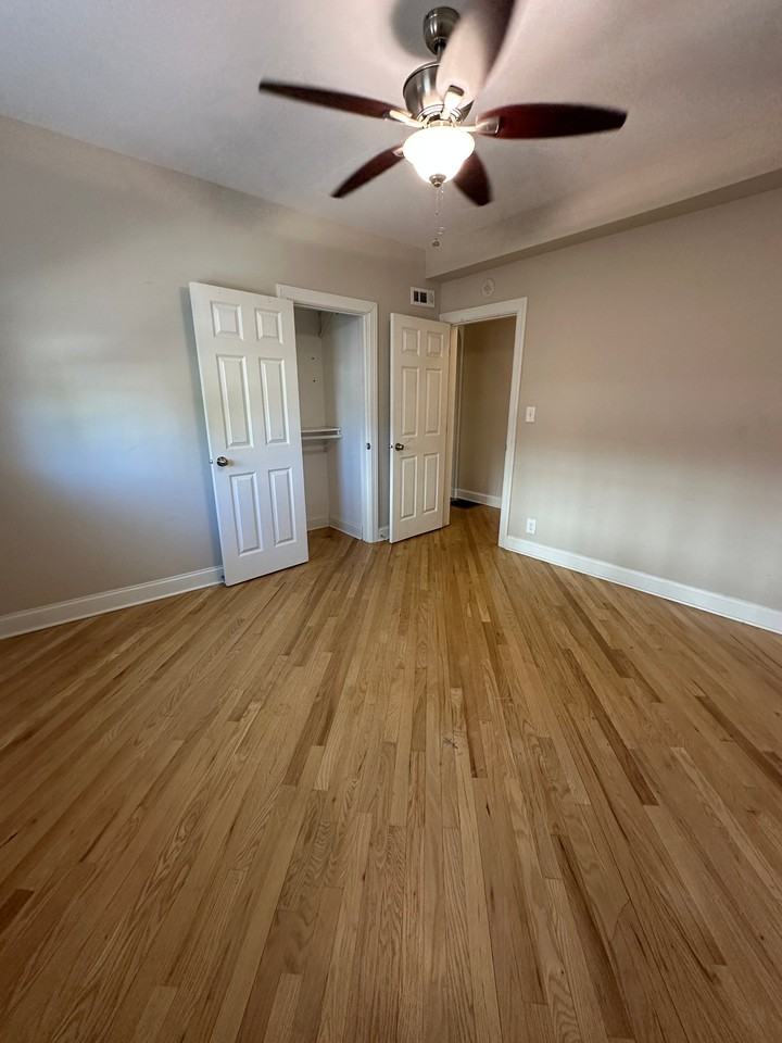 896 Green Bay Rd - Photo 5 of 10