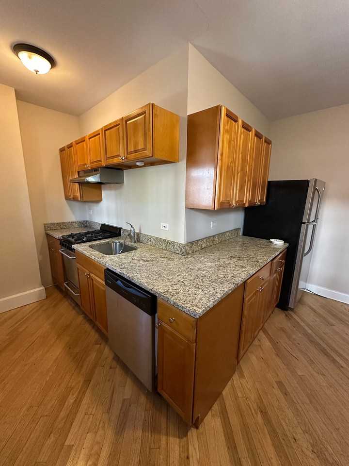 896 Green Bay Rd - Photo 6 of 10