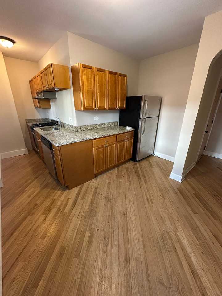 896 Green Bay Rd - Photo 7 of 10