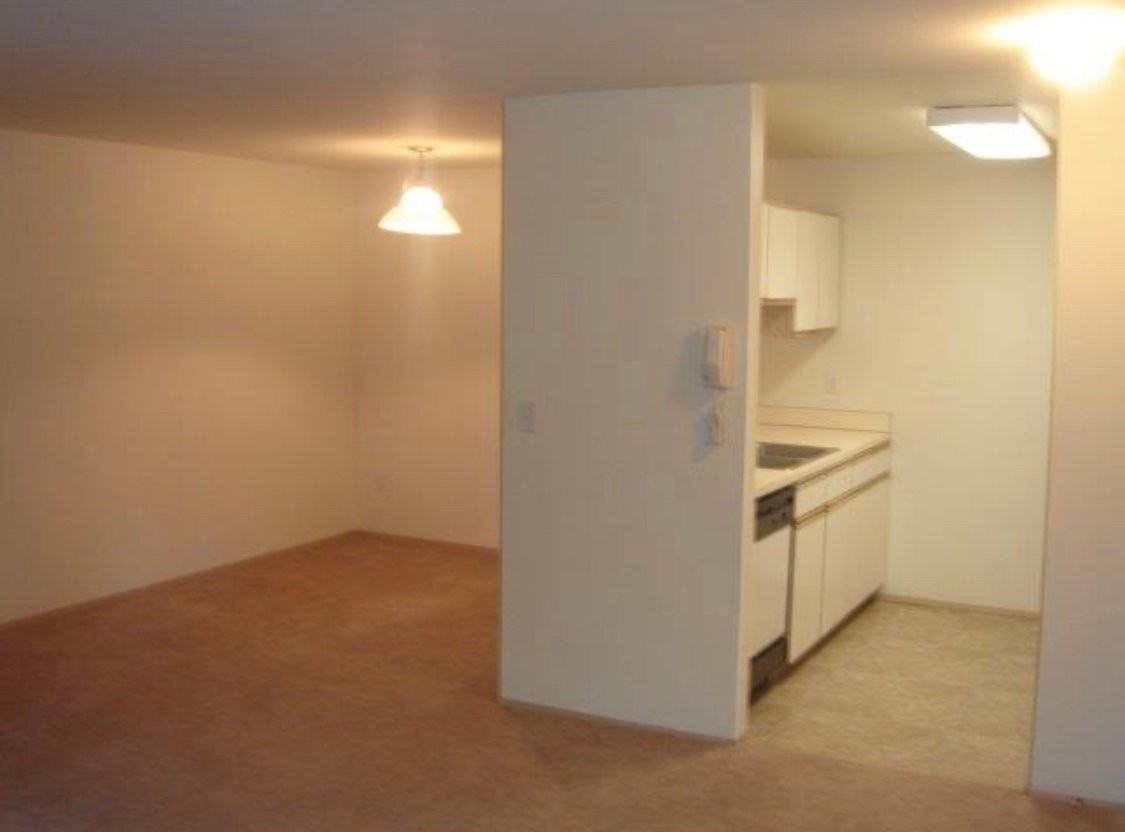 12520 Greenwood Ave N #104 - Photo 3 of 5