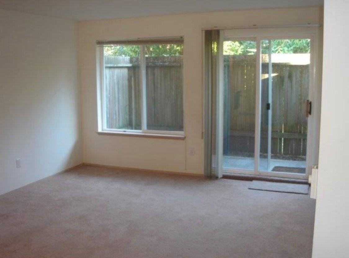 12520 Greenwood Ave N #104 - Photo 4 of 5