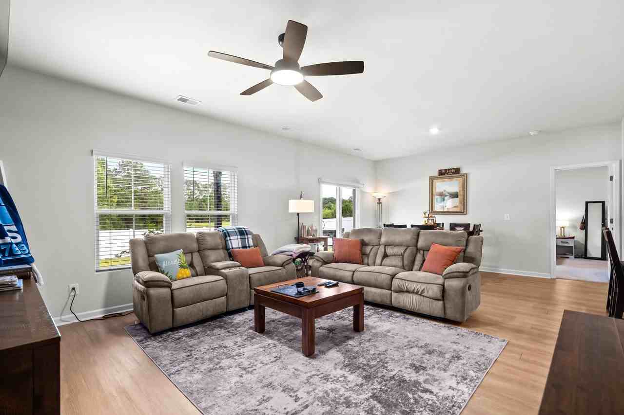 552 Havasu St - Photo 4 of 16