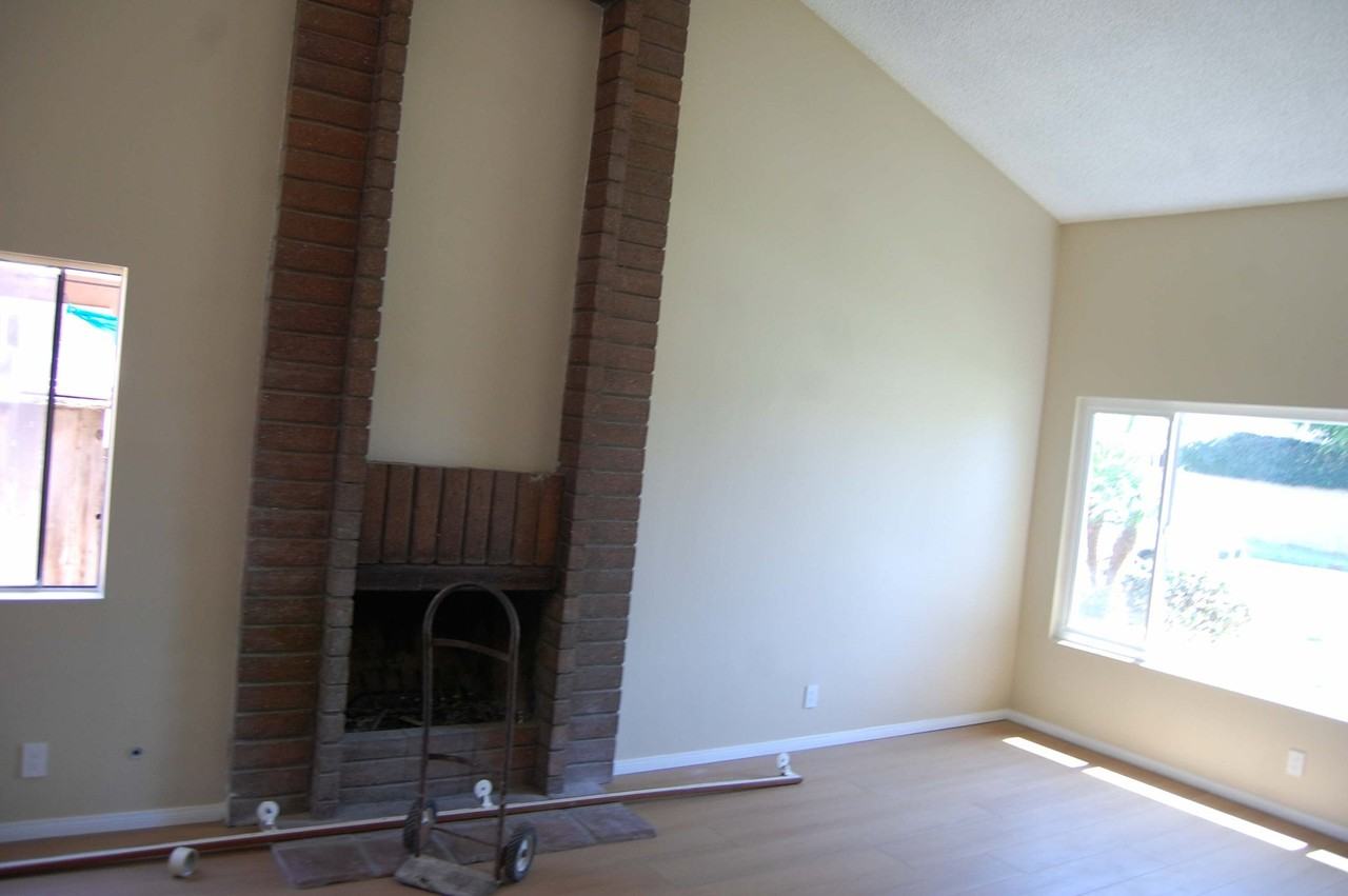 6401 Glenfox Dr - Photo 2 of 14