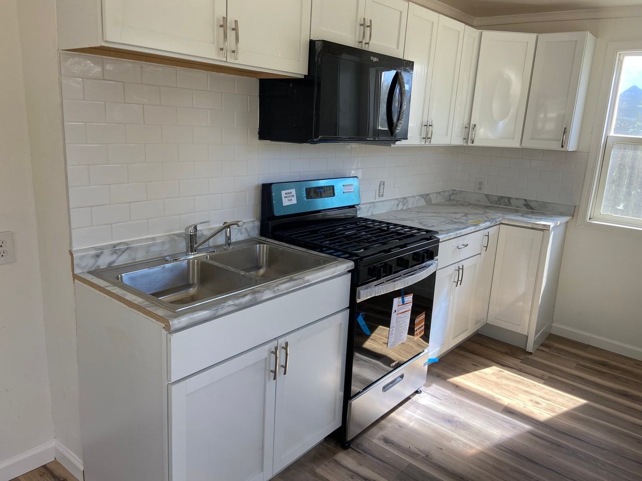 127 Holland Ct - Photo 5 of 16