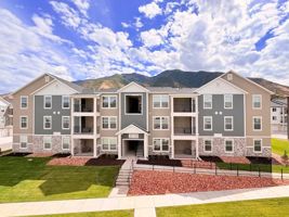 featured image of 4664 Sw #S203