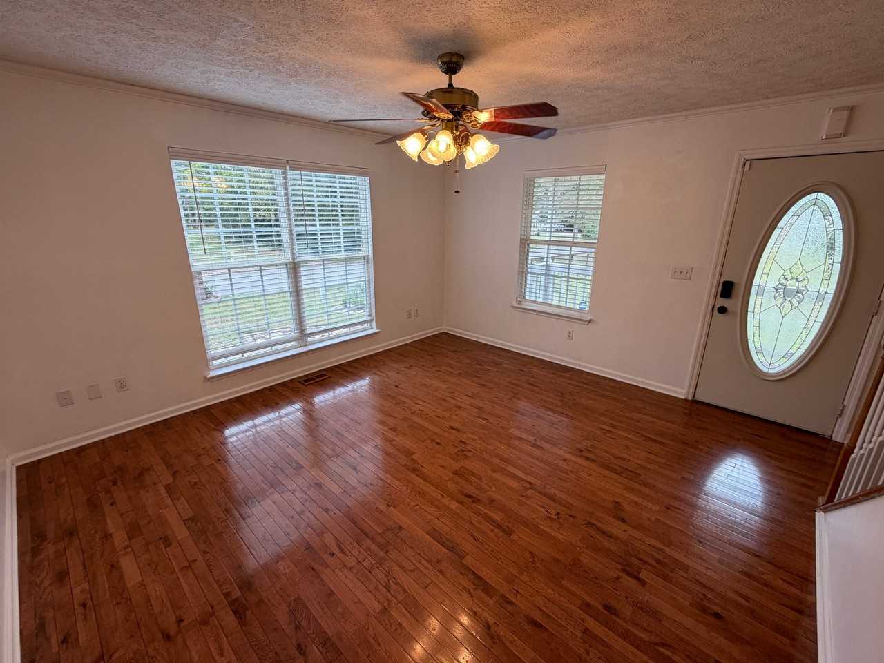 1542 Cora Dr - Photo 6 of 19