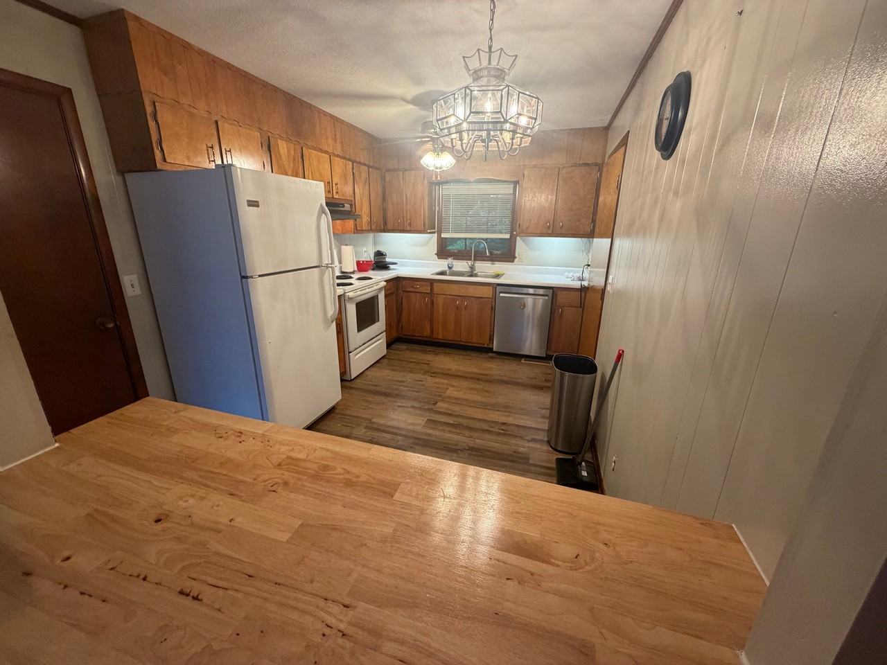 255 Canary Ave - Photo 3 of 22