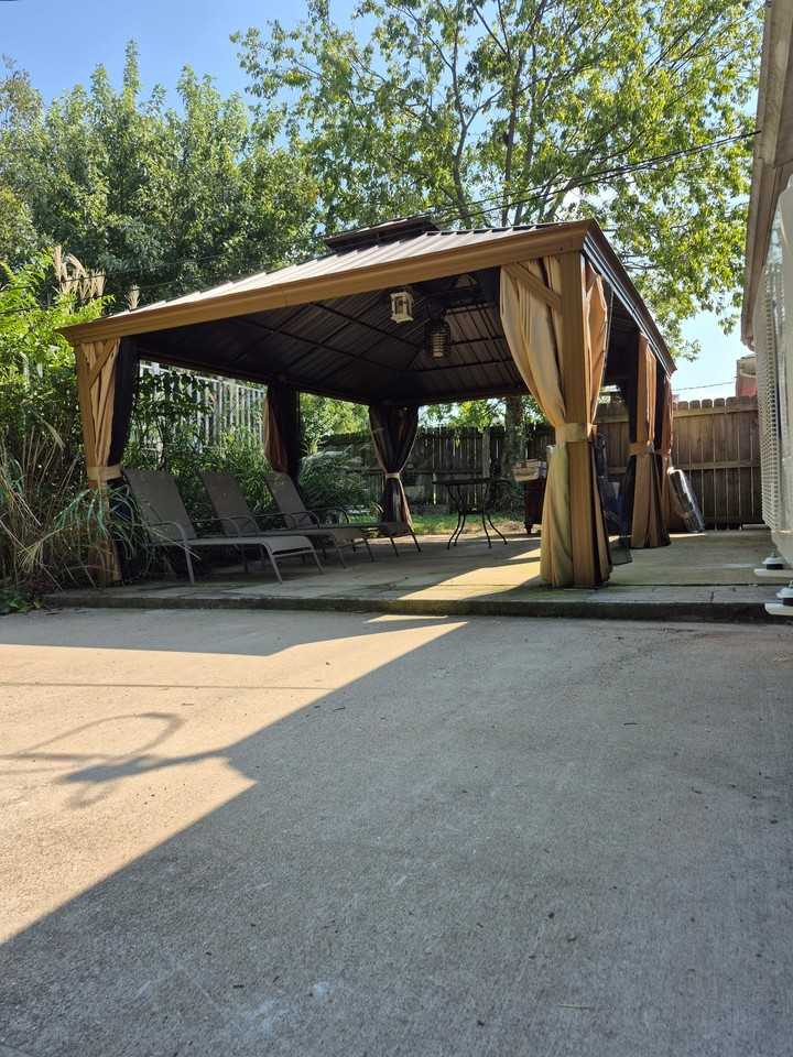 107 Oakwood Dr - Photo 4 of 10