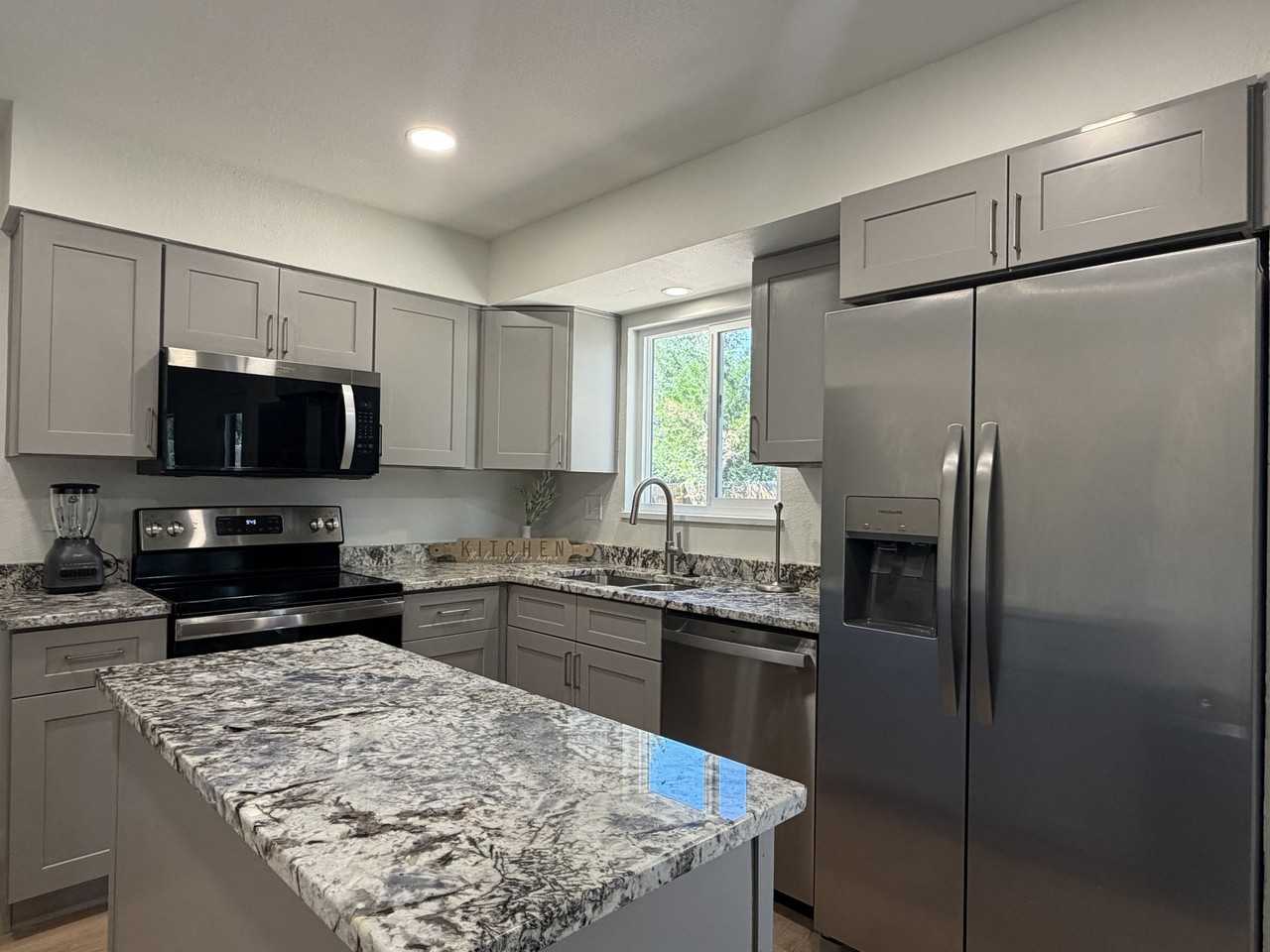 5014 Palmer Park Blvd - Photo 3 of 20