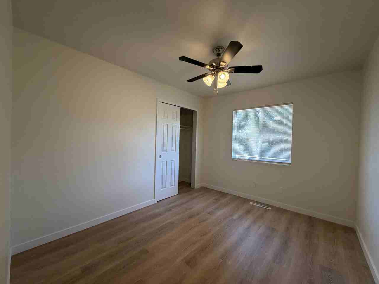 5014 Palmer Park Blvd - Photo 6 of 20
