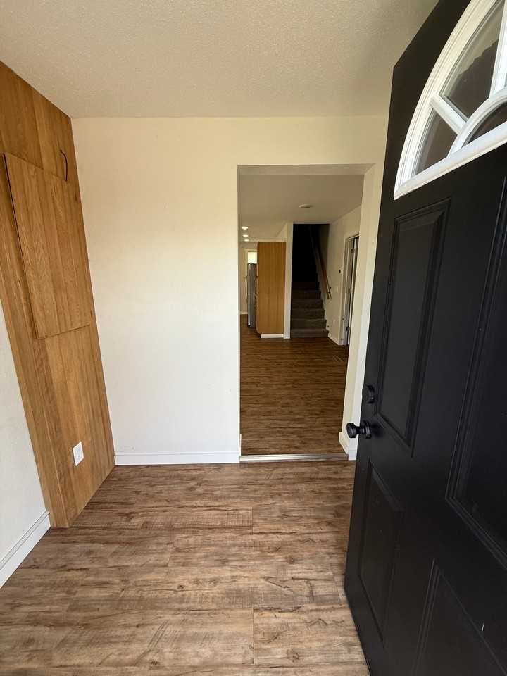 1201 Elizabeth Ave N - Photo 2 of 12