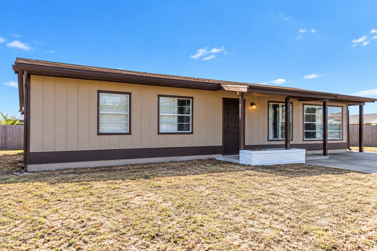 235 W Orange St - Photo 5 of 5