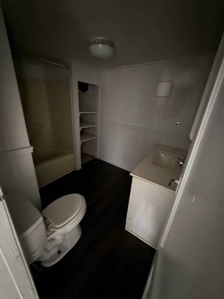 106 Holmes Dr - Photo 2 of 5