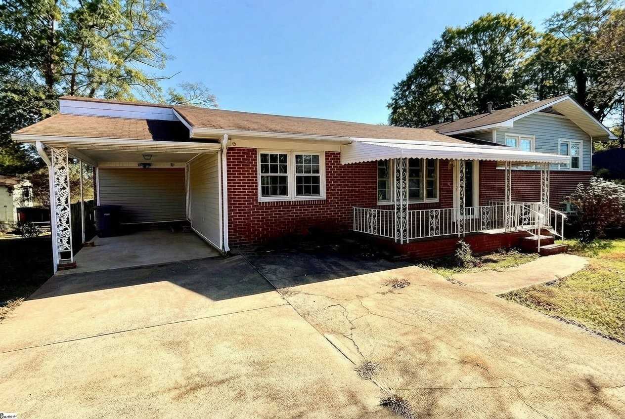 203 Collins Ave - Photo 2 of 17