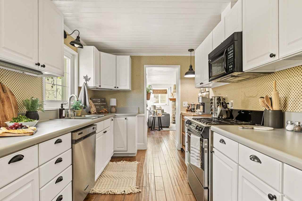 284 Walnut - Photo 3 of 11