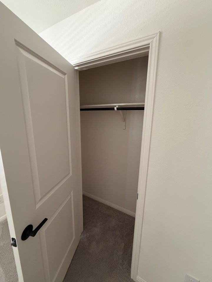 222 Stonebrook Dr - Photo 6 of 13