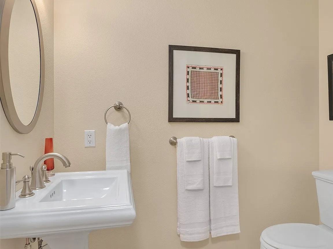 15871 Northup Way - Photo 4 of 20