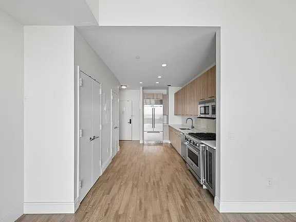 115011 Voorhies Ave #21 - Photo 3 of 12