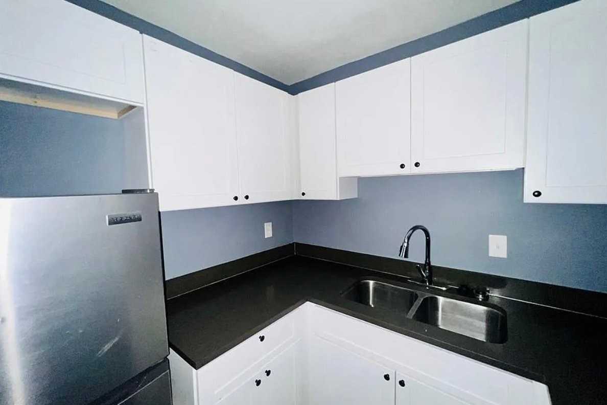 634 Jolly Ave S #1 - Photo 3 of 3