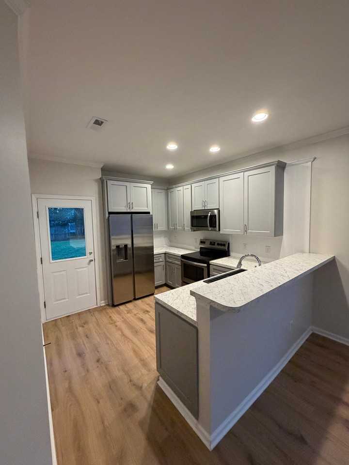 209 Sand Pebble Dr Se - Photo 3 of 10